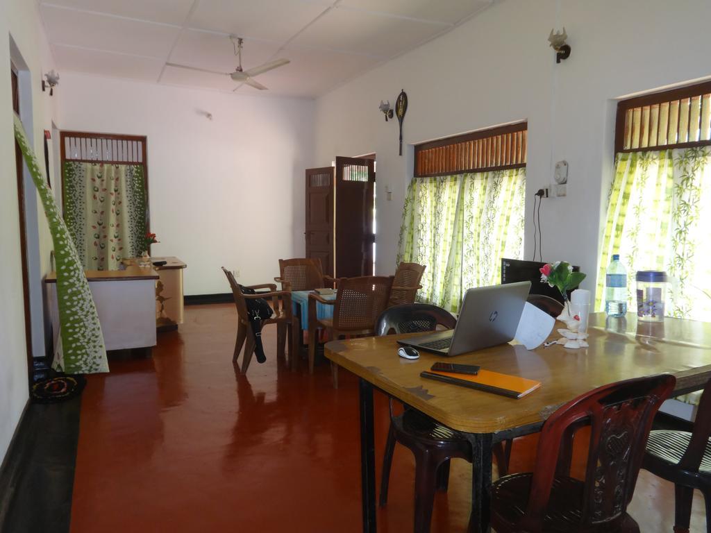 Neem Beach House Тринкомали Экстерьер фото