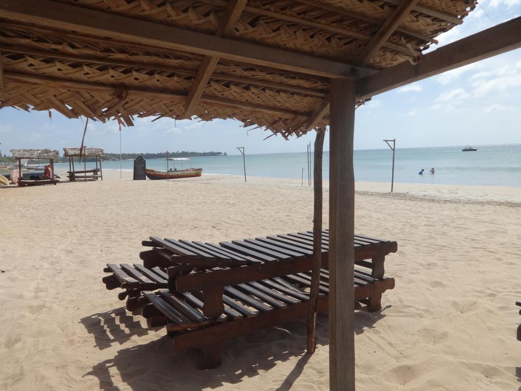 Neem Beach House Тринкомали Экстерьер фото