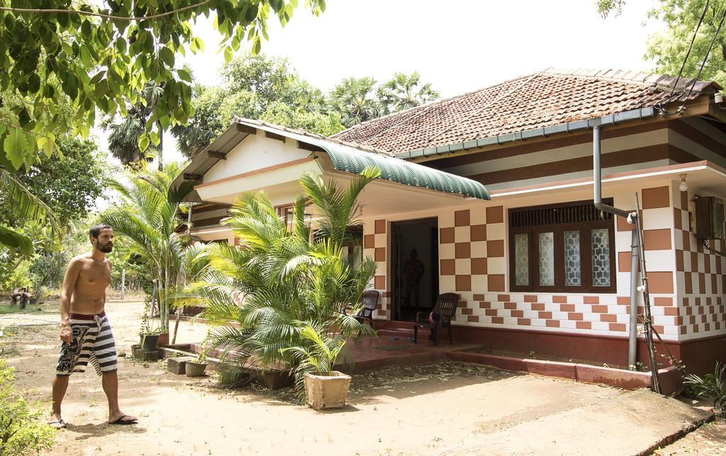 Neem Beach House Тринкомали Экстерьер фото