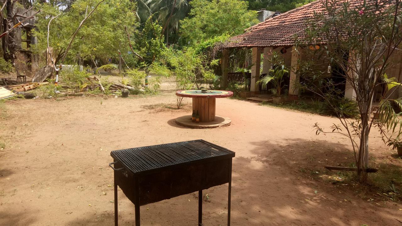 Neem Beach House Тринкомали Экстерьер фото